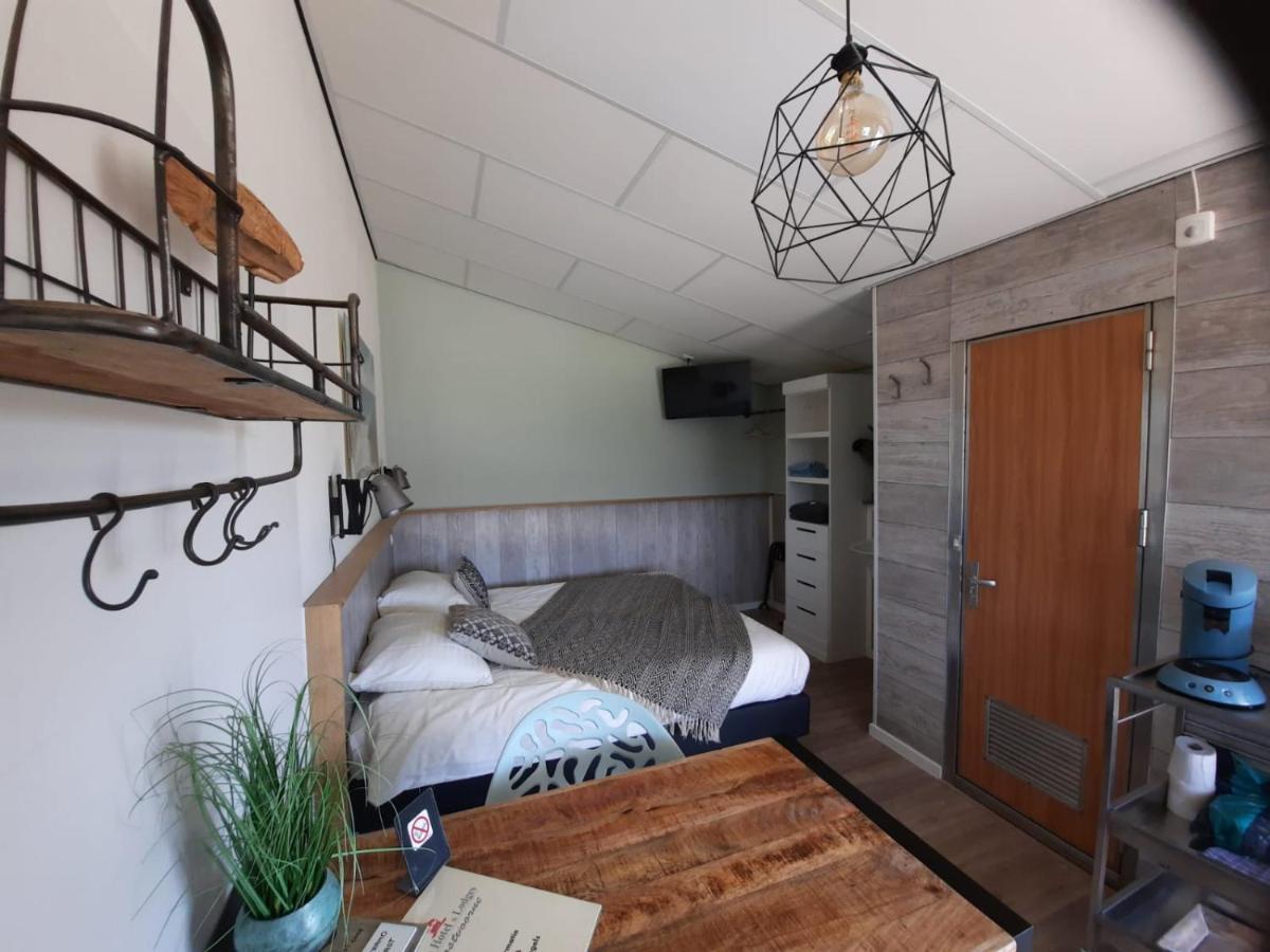 Beach Lodges Остворне Экстерьер фото